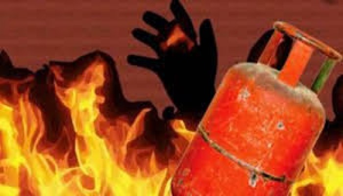 গাজীপুরে গ্যাস সিলিন্ডার বিস্ফোরণে দগ্ধ সবারই মৃত্যু গাজীপুরে গ্যাস সিলিন্ডার বিস্ফোরণে দগ্ধ সবারই মৃত্যু