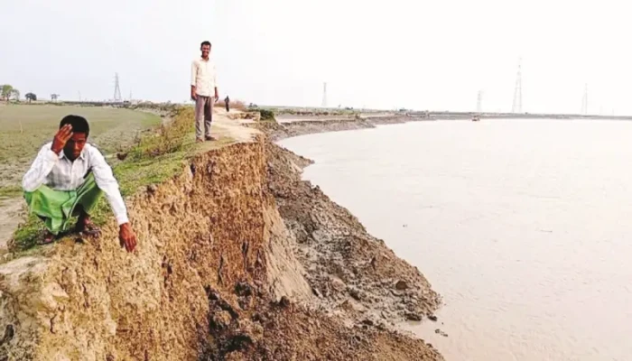 মীরসরাইয়ে ভাঙনে বিলীন হচ্ছে সিডিএসপি বাঁধ হুমকিতে মৎস্য শিল্প মীরসরাইয়ে ভাঙনে বিলীন হচ্ছে সিডিএসপি বাঁধ হুমকিতে মৎস্য শিল্প