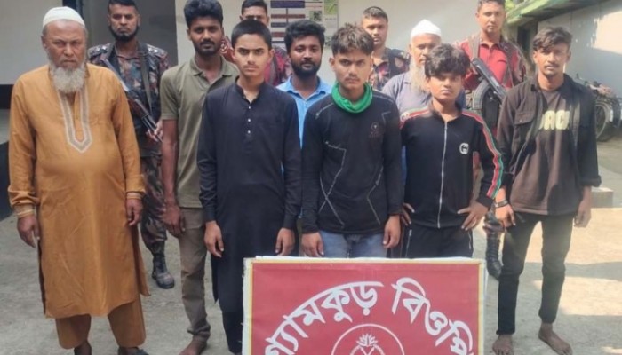ভারতে প্রবেশের চেষ্টাকালে আটক ৪৪ ভারতে প্রবেশের চেষ্টাকালে আটক ৪৪