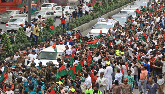 লাখো নেতাকর্মীর ভালোবাসায় সিক্ত খালেদা জিয়া লাখো নেতাকর্মীর ভালোবাসায় সিক্ত খালেদা জিয়া
