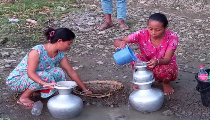 পানির সংকটে ধুঁকছে রাঙামাটির দুর্গম পাহাড়ের বাসিন্দারা পানির সংকটে ধুঁকছে রাঙামাটির দুর্গম পাহাড়ের বাসিন্দারা