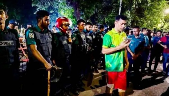 নৌ পুলিশের অভিযানে ২৭৬ জন গ্রেফতার, ১০ মরদেহ উদ্ধার নৌ পুলিশের অভিযানে ২৭৬ জন গ্রেফতার, ১০ মরদেহ উদ্ধার