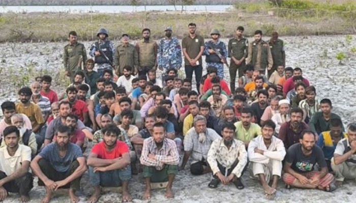 ৭৮ জনকে পুশইন ভারতের নৌবাহিনীর ৭৮ জনকে পুশইন ভারতের নৌবাহিনীর