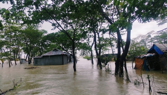 ভারী বৃষ্টিতে বন্যার শঙ্কা ভারী বৃষ্টিতে বন্যার শঙ্কা