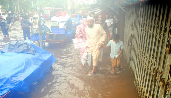 বৃষ্টির পানিতে পড়া ছেঁড়া তারে বিদ্যুৎস্পৃষ্টে একজনের মৃত্যু বৃষ্টির পানিতে পড়া ছেঁড়া তারে বিদ্যুৎস্পৃষ্টে একজনের মৃত্যু