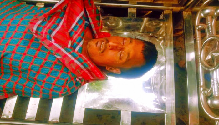 আমতলীতে বজ্রপাতে এক যুবকের মৃত্যু আমতলীতে বজ্রপাতে এক যুবকের মৃত্যু