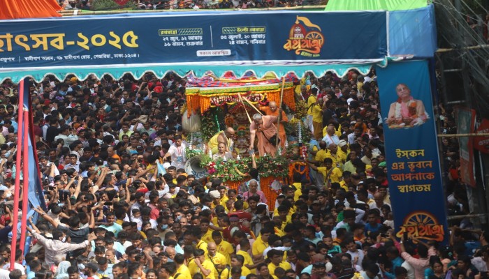 ধর্মীয় ভাবগাম্ভীর্য ও বিপুল উৎসাহ উদ্দীপনায় রথযাত্রা অনুষ্ঠিত ধর্মীয় ভাবগাম্ভীর্য ও বিপুল উৎসাহ উদ্দীপনায় রথযাত্রা অনুষ্ঠিত