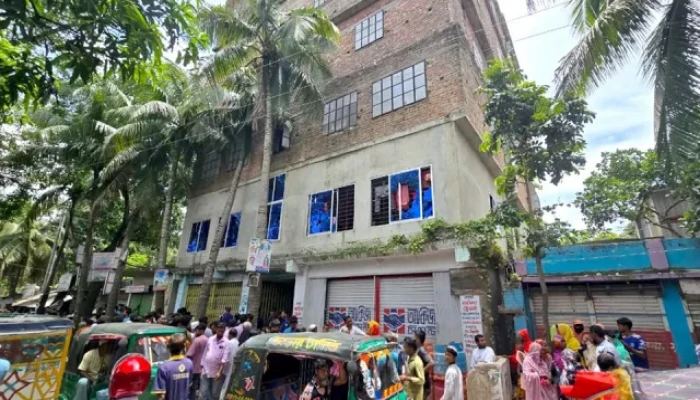 মুরাদনগরে ২ সন্তানসহ মাকে পিটিয়ে হত্যা মুরাদনগরে ২ সন্তানসহ মাকে পিটিয়ে হত্যা