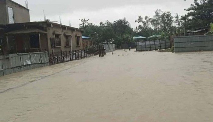 কক্সবাজারে জলাবদ্ধ অর্ধশতাধিক গ্রাম দুর্ভোগে লক্ষাধিক মানুষ কক্সবাজারে জলাবদ্ধ অর্ধশতাধিক গ্রাম দুর্ভোগে লক্ষাধিক মানুষ