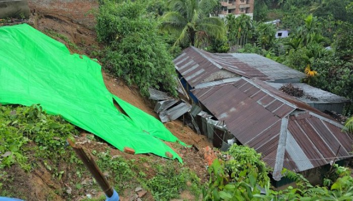 রাঙামাটিতে টানা বৃষ্টি বাড়ছে পাহাড় ধসের শঙ্কা রাঙামাটিতে টানা বৃষ্টি বাড়ছে পাহাড় ধসের শঙ্কা