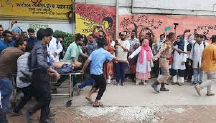 শিক্ষক-শিক্ষার্থীদের বর্ণনায় বিভীষিকাময় মুহূর্ত শিক্ষক-শিক্ষার্থীদের বর্ণনায় বিভীষিকাময় মুহূর্ত