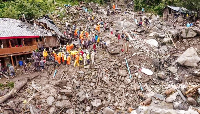 বর্ষণ-বন্যা-ভূমিধসে বিপর্যস্ত হিমাচল বর্ষণ-বন্যা-ভূমিধসে বিপর্যস্ত হিমাচল