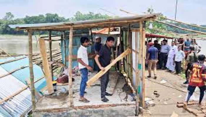 শ্রীপুরে শীতলক্ষ্যায় জেগে ওঠা চর থেকে অবৈধ দখল উচ্ছেদ শ্রীপুরে শীতলক্ষ্যায় জেগে ওঠা চর থেকে অবৈধ দখল উচ্ছেদ
