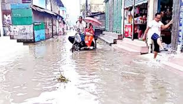 জোয়ারের পানিতে দিনে দু‘বার ভাসছে মোরেলগঞ্জ পৌর শহর জোয়ারের পানিতে দিনে দু‘বার ভাসছে মোরেলগঞ্জ পৌর শহর