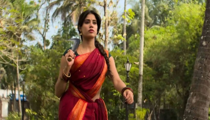 সিনেমা মুক্তির আগেই সমালোচনার মুখে জাহ্নবী