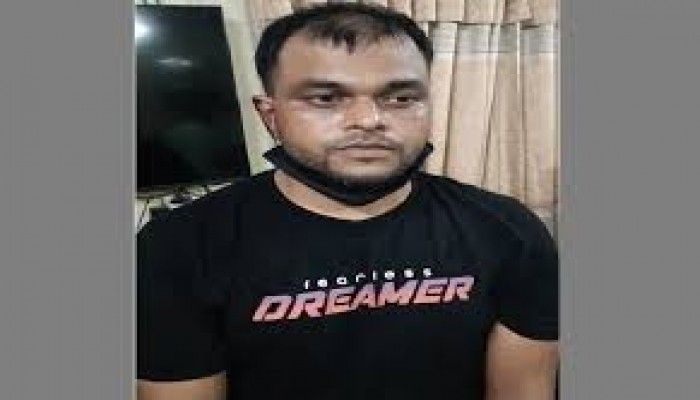 কমলাপুর রেলস্টেশনে প্রাক্তন প্রেমিকাকে কুপিয়ে হত্যা প্রেমিক আটক কমলাপুর রেলস্টেশনে প্রাক্তন প্রেমিকাকে কুপিয়ে হত্যা প্রেমিক আটক