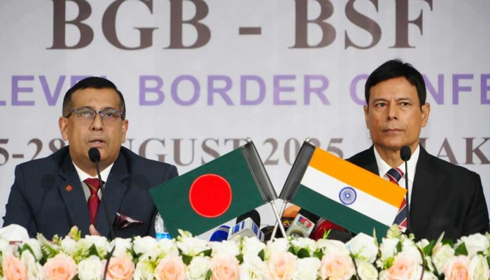 বিএসএফ মহাপরিচালকের ব্যাখ্যায় দ্বিমত বিজিবির ডিজির বিএসএফ মহাপরিচালকের ব্যাখ্যায় দ্বিমত বিজিবির ডিজির
