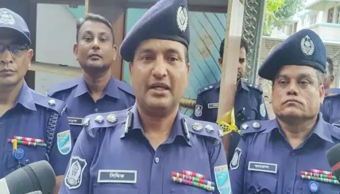 দরবারে হামলায় জড়িত কাউকে ছাড় দেওয়া হবে না-অতিরিক্ত ডিআইজি দরবারে হামলায় জড়িত কাউকে ছাড় দেওয়া হবে না-অতিরিক্ত ডিআইজি