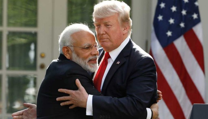 ট্রাম্প-মোদীর সম্পর্কের বরফ গলছে ট্রাম্প-মোদীর সম্পর্কের বরফ গলছে