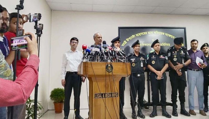 দুর্গাপূজা ঘিরে পাশের দেশ মিথ্যাচার করছে- স্বরাষ্ট্র উপদেষ্টা দুর্গাপূজা ঘিরে পাশের দেশ মিথ্যাচার করছে- স্বরাষ্ট্র উপদেষ্টা