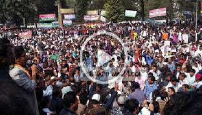 শিক্ষকদের আন্দোলন নানা প্রশ্নে জর্জরিত শিক্ষকদের আন্দোলন নানা প্রশ্নে জর্জরিত