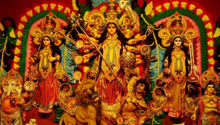 আজ বোধনের মধ্য দিয়ে দুর্গাপূজার আনুষ্ঠানিকতা শুরু আজ বোধনের মধ্য দিয়ে দুর্গাপূজার আনুষ্ঠানিকতা শুরু