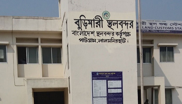 অপার সম্ভাবনায় বাধা স্থান সংকট-সংকীর্ণ মহাসড়ক অপার সম্ভাবনায় বাধা স্থান সংকট-সংকীর্ণ মহাসড়ক