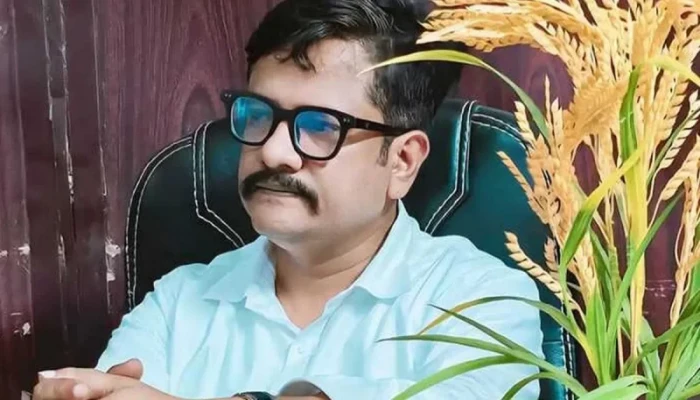 লাইভে এসে আ’লীগে যোগ দেওয়ার কথা জানালেন বিএনপি নেতা ফয়জুল করিম লাইভে এসে আ’লীগে যোগ দেওয়ার কথা জানালেন বিএনপি নেতা ফয়জুল করিম