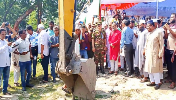 সেনাবাহিনীর তত্ত্বাবধানে ভবদহে খনন শুরু সেনাবাহিনীর তত্ত্বাবধানে ভবদহে খনন শুরু