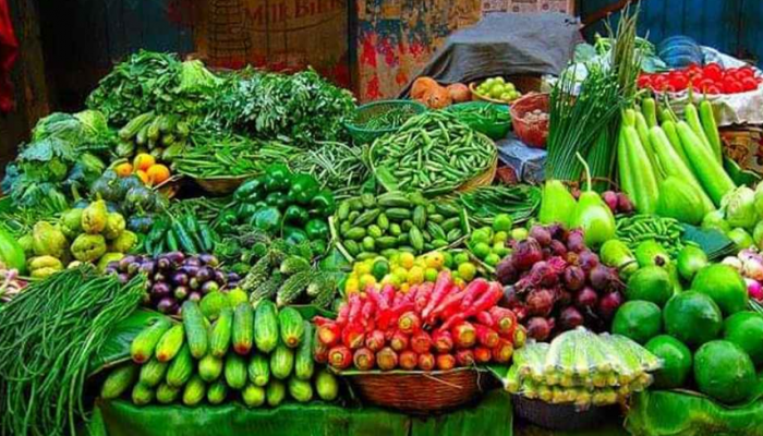 সবজির সঙ্গে কমেছে মুরগির দামও