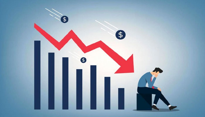 ত্রিমুখী চাপে দেশের অর্থনীতি