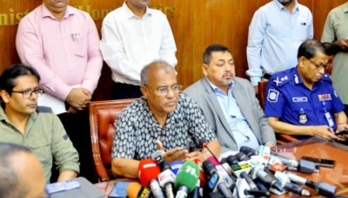 বিমানবন্দরের ভল্টের তালা ভেঙে অস্ত্র চুরি