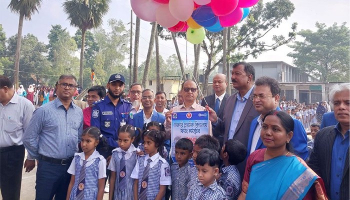 প্রাথমিক বিদ্যালয়ে ফিডিং কর্মসূচি উদ্বোধন