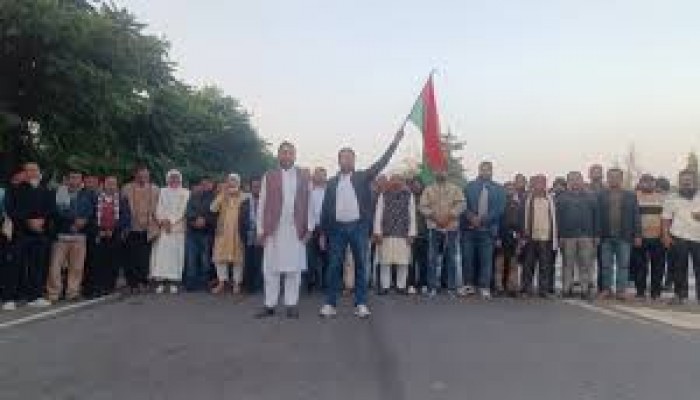 শিবচরে নিষিদ্ধ আ’লীগের সন্ত্রাসী কার্যক্রমের আশঙ্কায় পাহারা