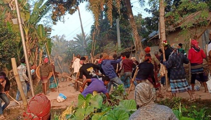 ঝিনাইদহে বিএনপির দু’পক্ষের সংঘর্ষ আহত ১০