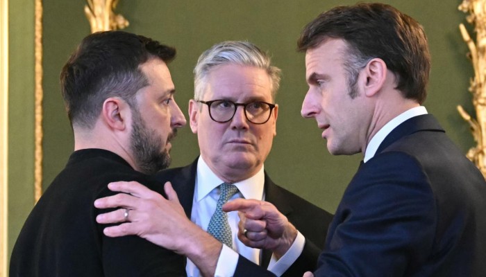 যুক্তরাষ্ট্র ইউক্রেনের সঙ্গে বেঈমানি করতে পারে, জেলেনস্কিকে ম্যাক্রোঁ
