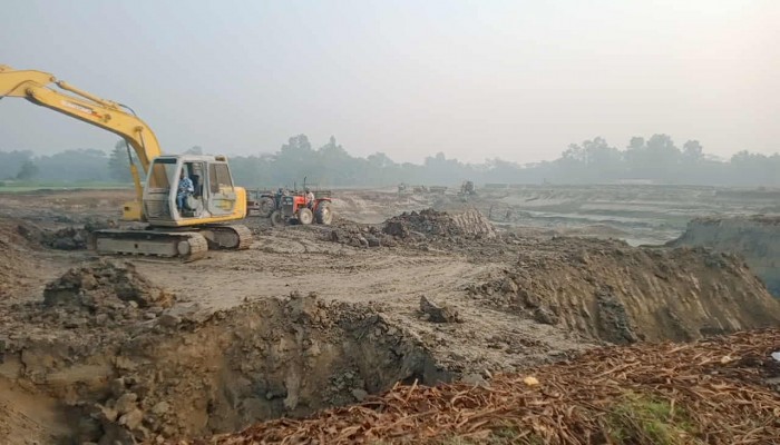 রামগঞ্জে বছরে ইটভাটায় যাচ্ছে ১ কোটি ৫০ লাখ ঘনফুট মাটি হুমকিতে কৃষি
